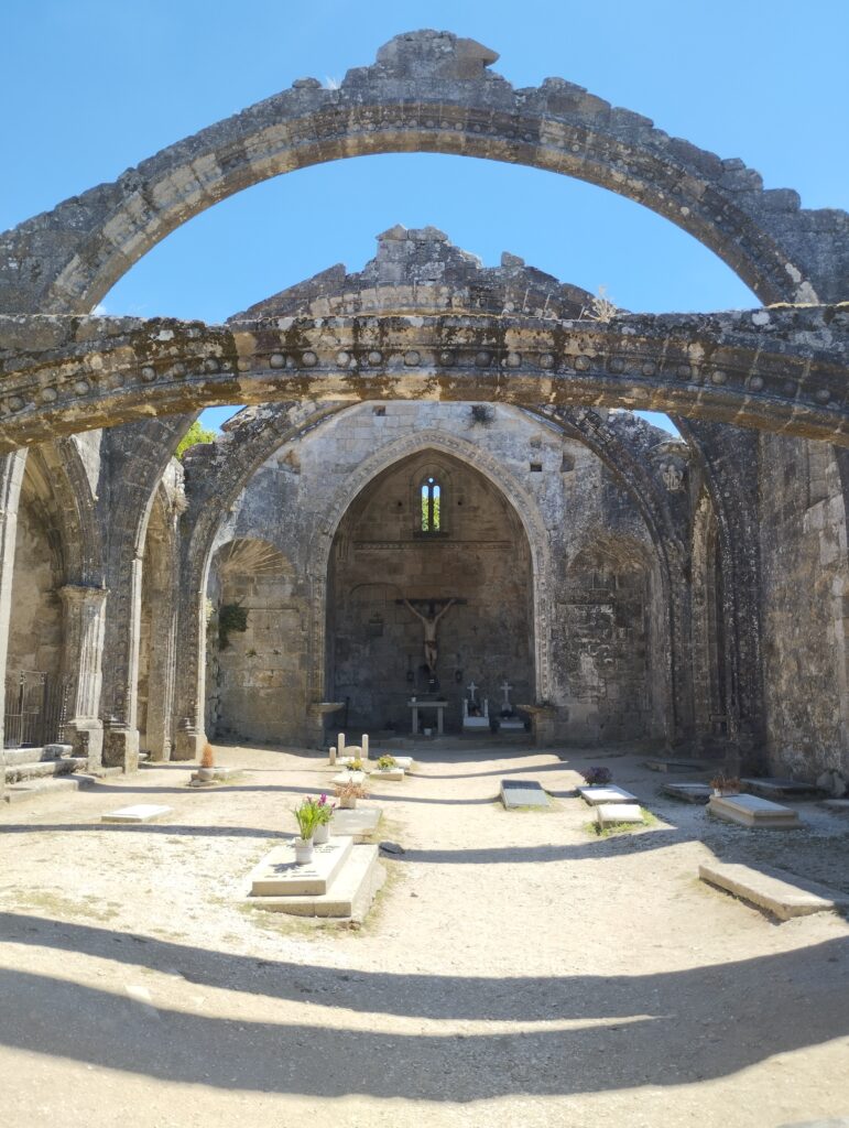 Cementerio de Santa Mariña do Dozo